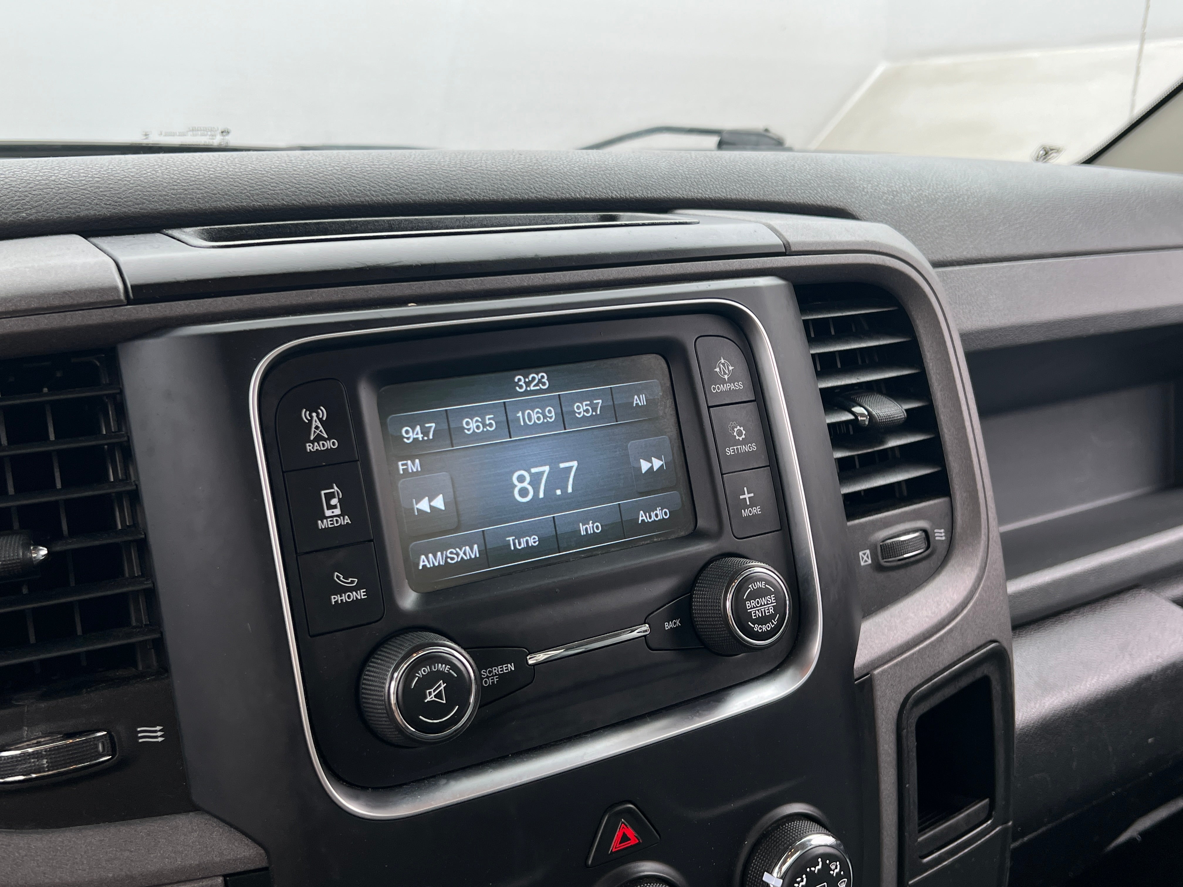 ram ram 1500 classic 2019 3C6JR6DG8KG503995 image ram ram 1500 classic 2019 3C6JR6DG8KG503995 image
